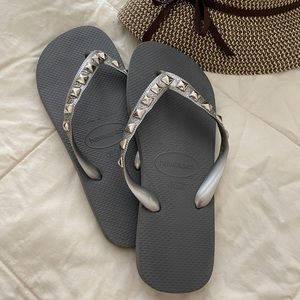 Havaianas Chrome Riveted Flip-Flops Sz 9/10